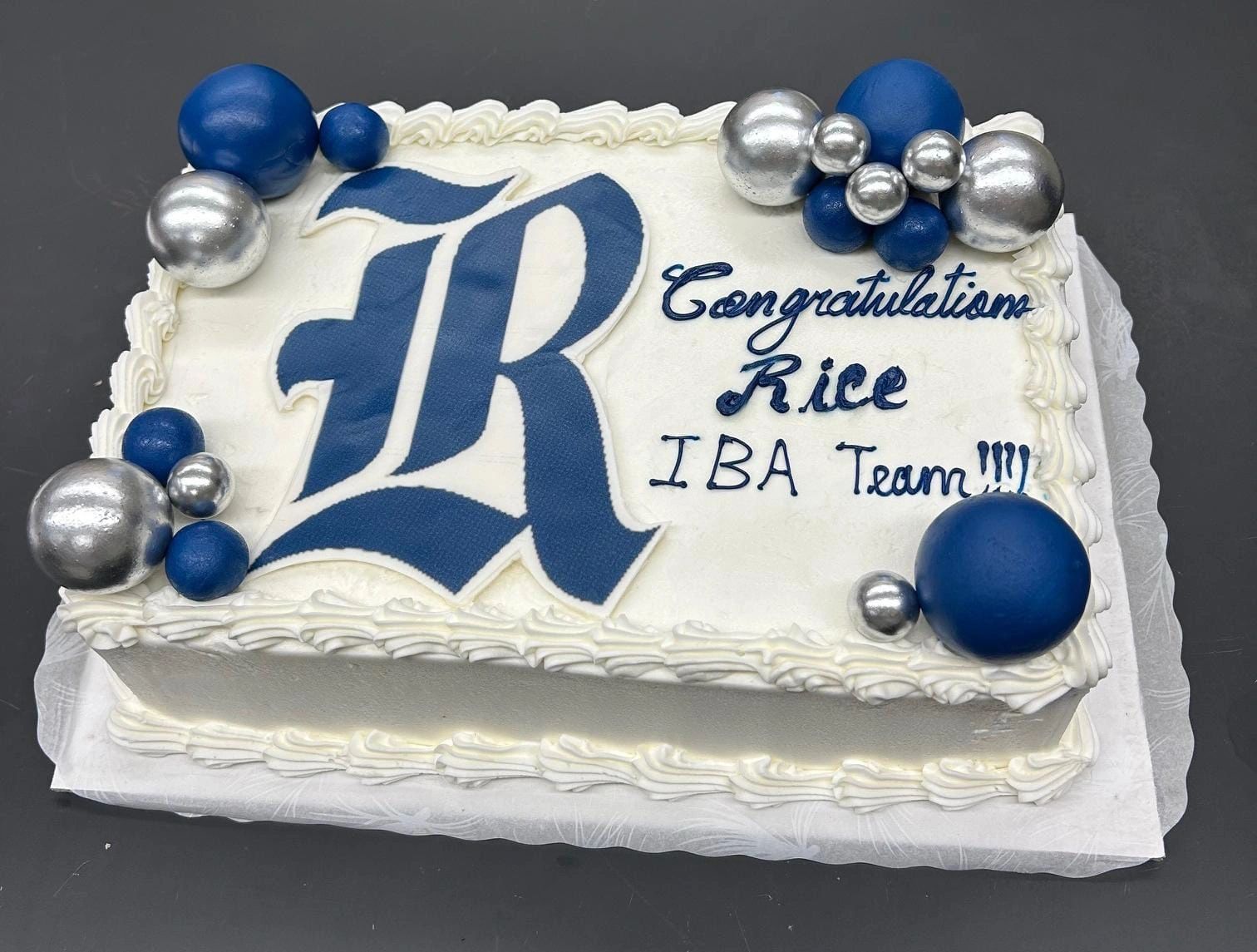 Cake for the IBA winners