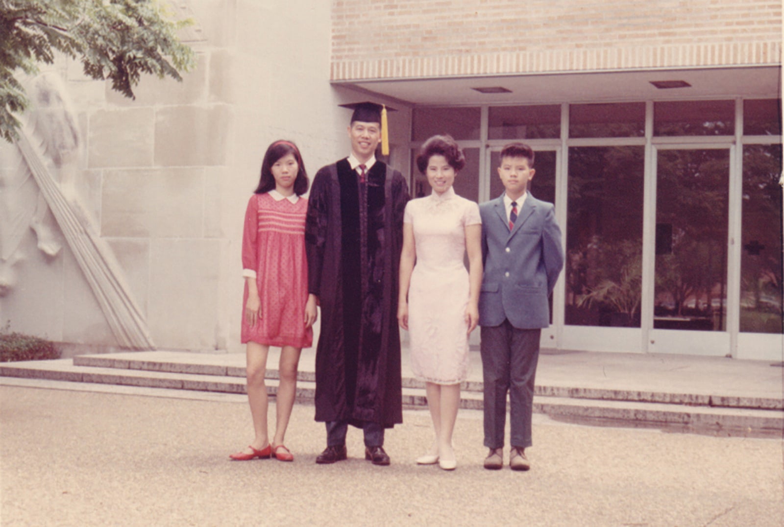 Poh-Hsi Pan with family at Rice in 1966