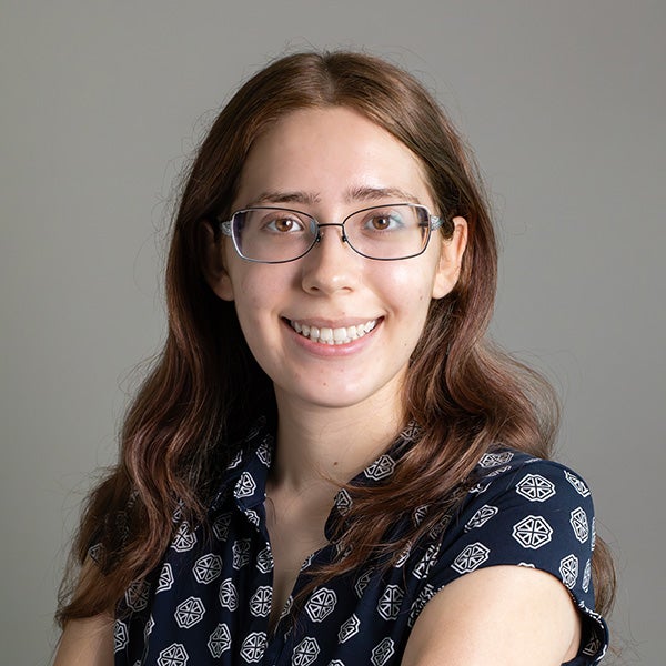 Oksana Arevalo headshot